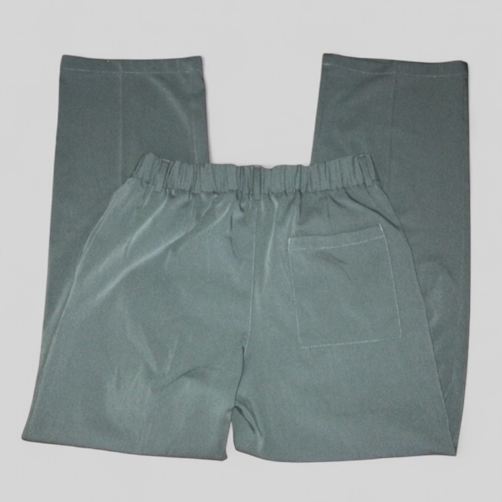 Bershka Gray Wide Leg Dress Pants
Women's Sz M EUC